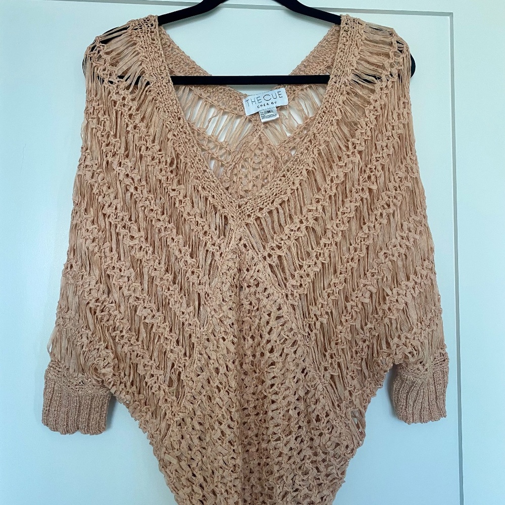 The Cue Cher Qu Knit Crocheted Rose Pink Sweater